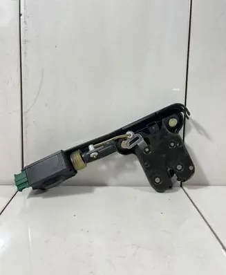 Audi TT Mk1 Tailgate/trunk/boot lock/catch/latch 8N0827505