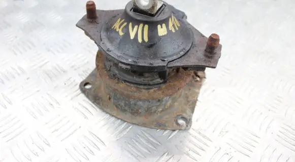 Honda Accord Engine mount bracket