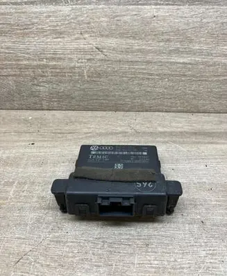 Volkswagen Golf V Gateway control module 1K0907530C 1K0907951