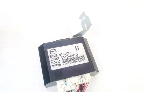 Mazda CX-7 Light module LCM e22767890c 10f28