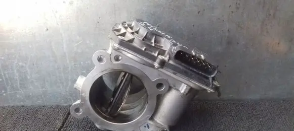 Toyota Hilux (AN120, AN130) Throttle valve 261000E010
