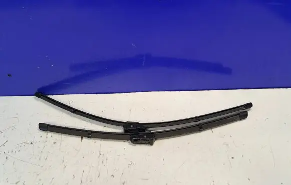 Windshield/front glass wiper blade