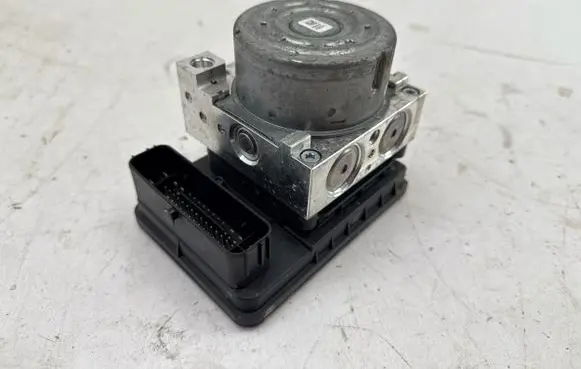 Volkswagen Golf VIII ABS Pump 5WA614517BL