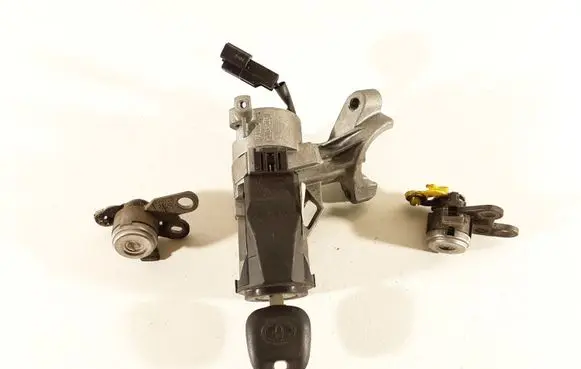 Toyota Yaris Ignition lock 897830D010 450200D01