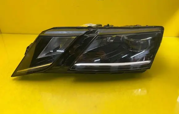 Skoda Octavia Mk3 (5E) Headlight/headlamp 5E1941015D