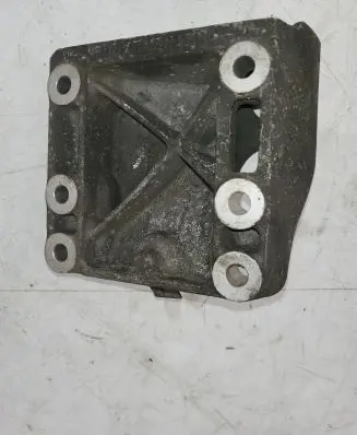 Porsche Cayenne (9PA) Engine mounting bracket