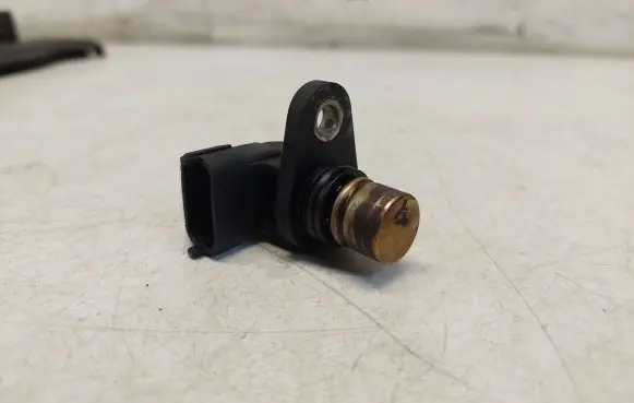 Opel Corsa C Camshaft position sensor 0232103021