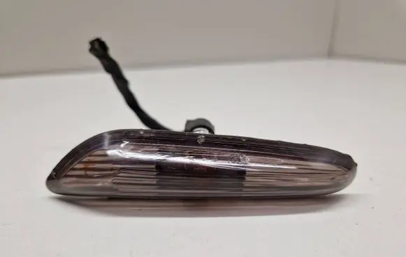 BMW 5 E60 E61 Front fender indicator light 7165742