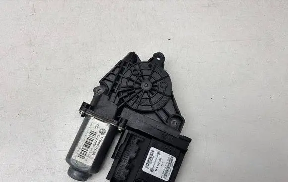 Volkswagen Touran II Front door window regulator motor 5K0959792 1T0959702