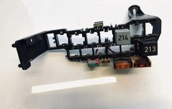 Volkswagen PASSAT B5 Fuse box set 8d1937545
