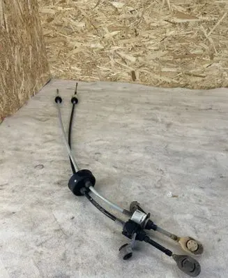 Opel Astra H Gear shift cable linkage 13110708