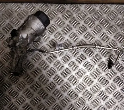 Oil filter mounting bracket