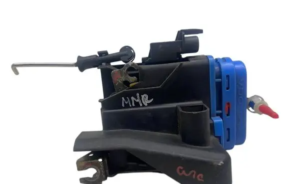 Audi A3 S3 8L Rear door lock 4D0839016A