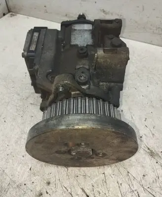 Volkswagen PASSAT B5.5 Fuel injection high pressure pump 059130106B