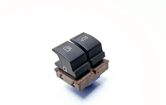 Volkswagen PASSAT B6 Fuel tank opening switch 3C0959903B