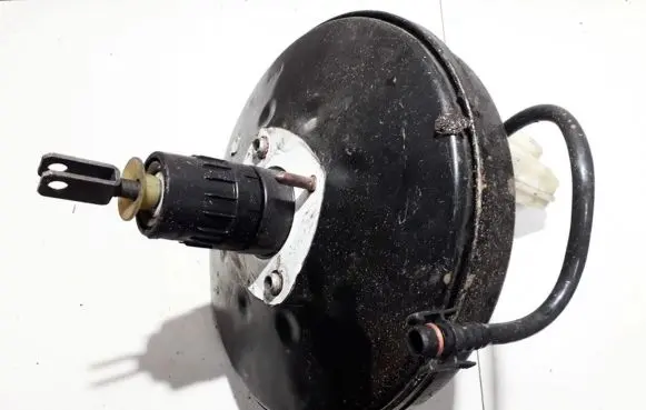 Renault Megane II Brake booster 8200453735