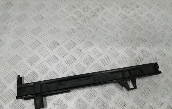 Mercedes-Benz B W246 W242 Radiator mount bracket A2465011720 6947238