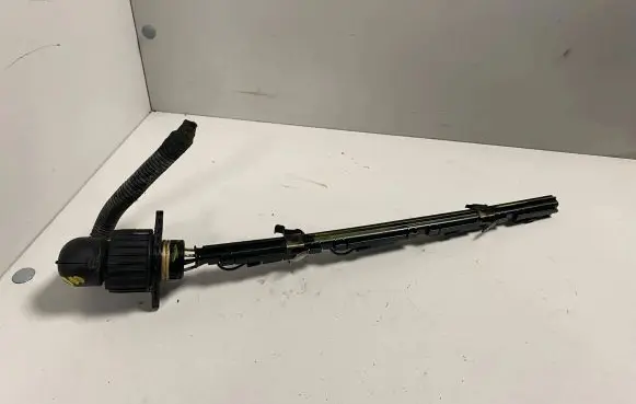 Volkswagen Touran I Fuel injector wires 038971803