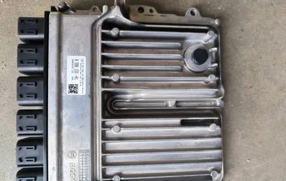 BMW 5 G30 G31 Engine control unit/module 8598153 030039335 0281034147