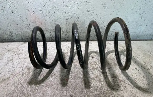 Nissan X-Trail T30 Rear coil spring