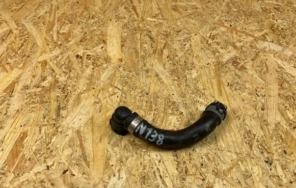 Engine coolant pipe/hose