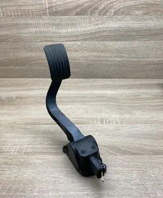 Citroen C4 I Accelerator throttle pedal 9654725380 0280755044