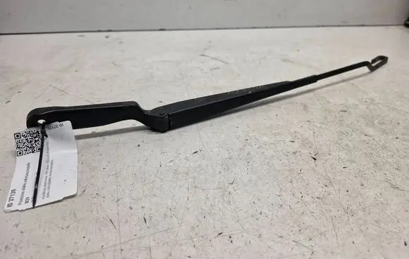 Volkswagen Golf IV Front wiper blade arm 1J1955409A