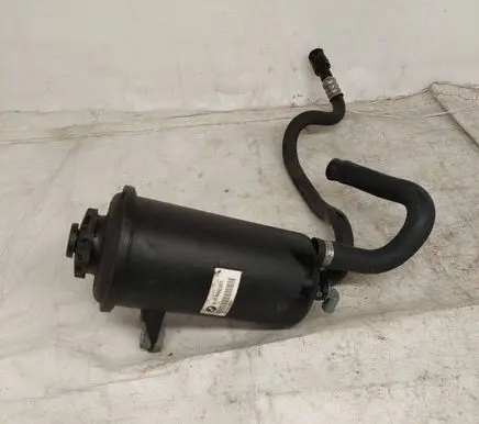 BMW 5 E60 E61 Power steering fluid tank/reservoir 10617211 PA66GF25