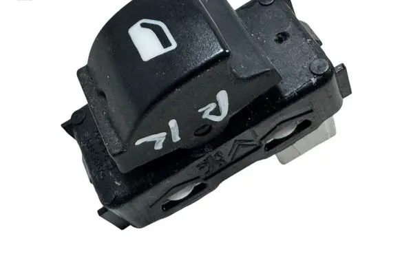 Citroen C4 II Picasso Electric window control switch 967622927D