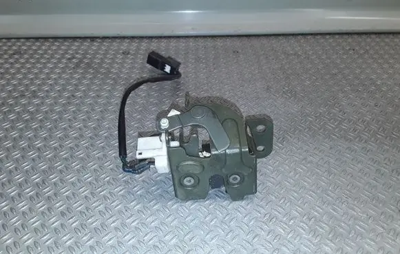 Hyundai Santa Fe Tailgate window lock/catch/latch 