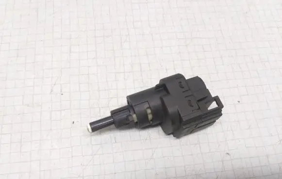 Volkswagen Fox Brake pedal sensor switch 6Q0945511