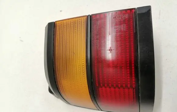 Volkswagen PASSAT B3 Rear/tail lights 333945257