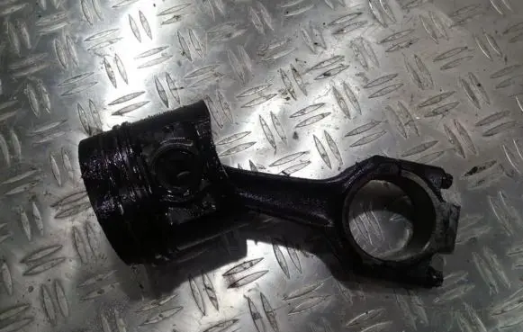 Ford Fiesta Piston with connecting rod s89ff gx263