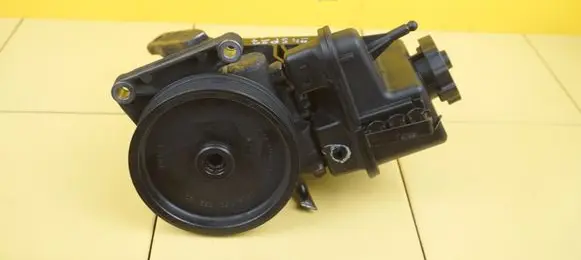 Mercedes-Benz C W204 Power steering pump 24SP27