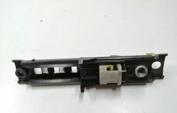 Opel Mokka Seat belt adjustment rail 13585757