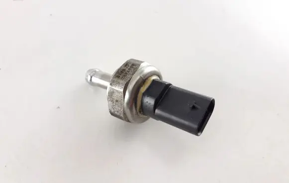 BMW 5 F10 F11 Exhaust pressure sensor 8507664