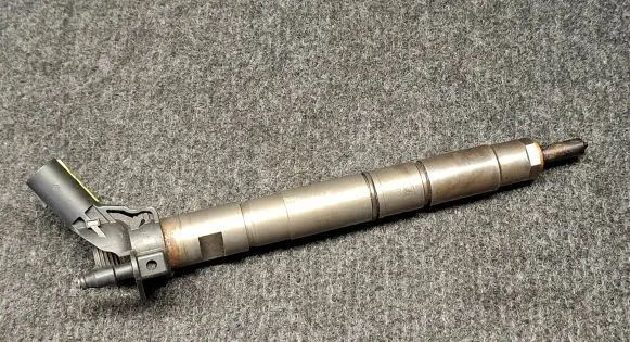 Audi A6 S6 C6 4F Fuel injector 059130277AH 0445115052
