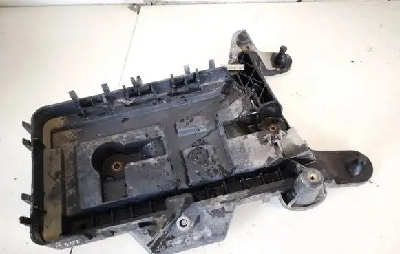 Audi A3 S3 8P Battery bracket 1k0915333b