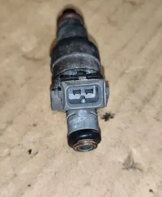 Fuel injector