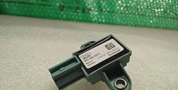 Audi A4 S4 B8 8K Airbag deployment crash/impact sensor 8K0955557C