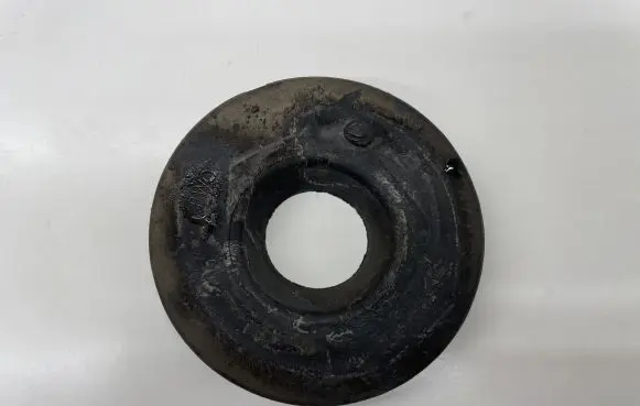 Volkswagen PASSAT B6 Rear coil spring rubber mount 1K0512149B