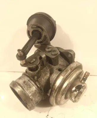 Volkswagen Golf IV EGR valve 036129637b