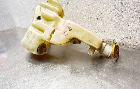 Saab 9000 CS Windshield washer fluid reservoir/tank 4092342