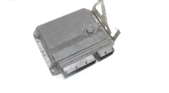 Toyota Avensis T270 Engine control unit/module 8966105E01 MB2754001161
