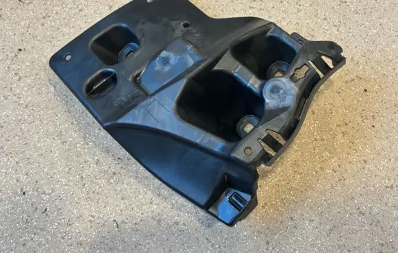BMW 4 G22 G23 G24 G26 Rear bumper mounting bracket 7497111