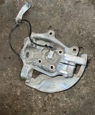 BMW 5 E39 Front wheel hub 1092853