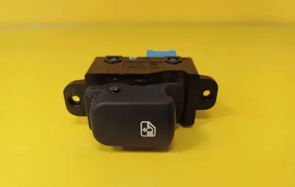 KIA Carens III Electric window control switch 202005491