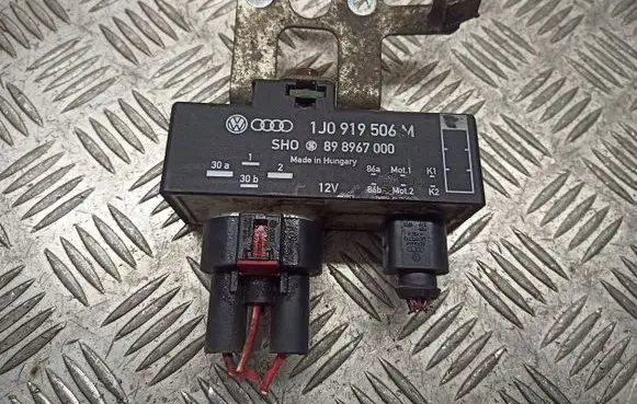 Skoda Roomster (5J) Coolant fan relay 1J0919506M