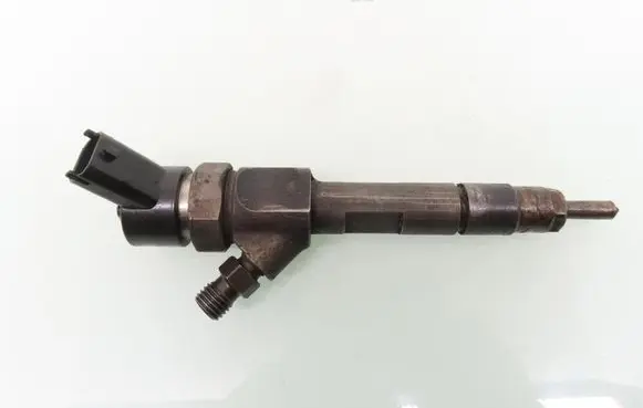 Nissan Primera Fuel injector 7700111014 0445110021