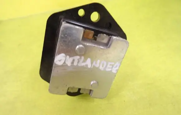 Mitsubishi Outlander Heater blower motor/fan resistor 